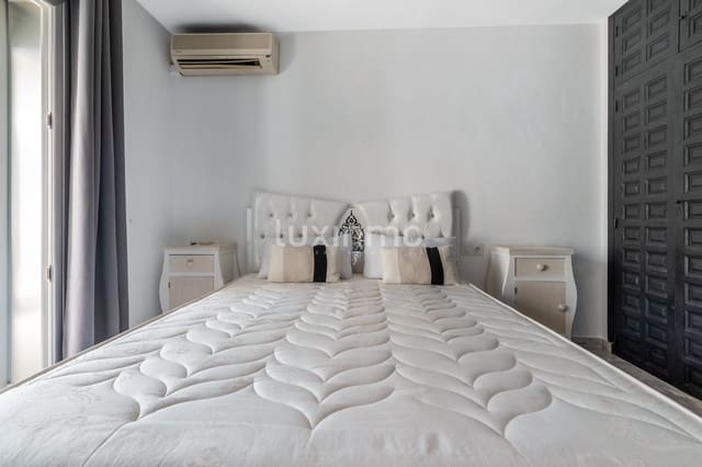 3 sypialnia Willa do wynajęcia w Altea z basenem garażem - 2 490 € (Ref: 8382237)