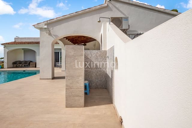 3 sypialnia Willa do wynajęcia w Altea z basenem garażem - 2 490 € (Ref: 8382237)