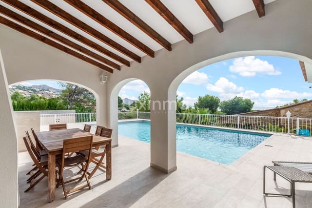3 sypialnia Willa do wynajęcia w Altea z basenem garażem - 2 490 € (Ref: 8382237)