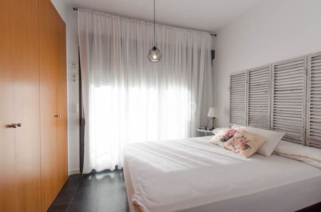 Adosado de 3 habitaciones en Altea en alquiler con piscina garaje - 1.500 € (Ref: 8428350)