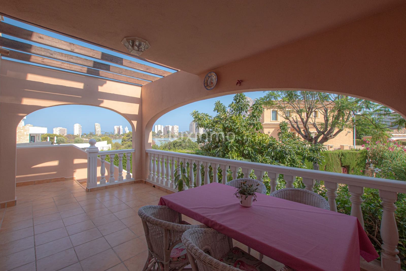 3 soverom Villa til leie i Calpe / Calp med svømmebasseng garasje - € 2 100 (Ref: 8473463)