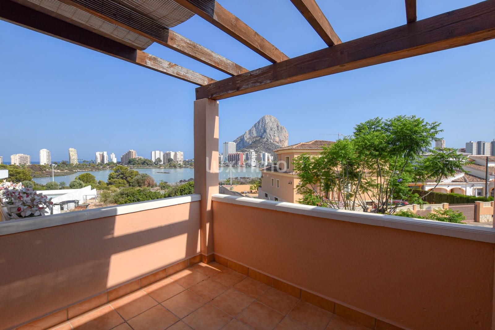 3 soverom Villa til leie i Calpe / Calp med svømmebasseng garasje - € 2 100 (Ref: 8473463)