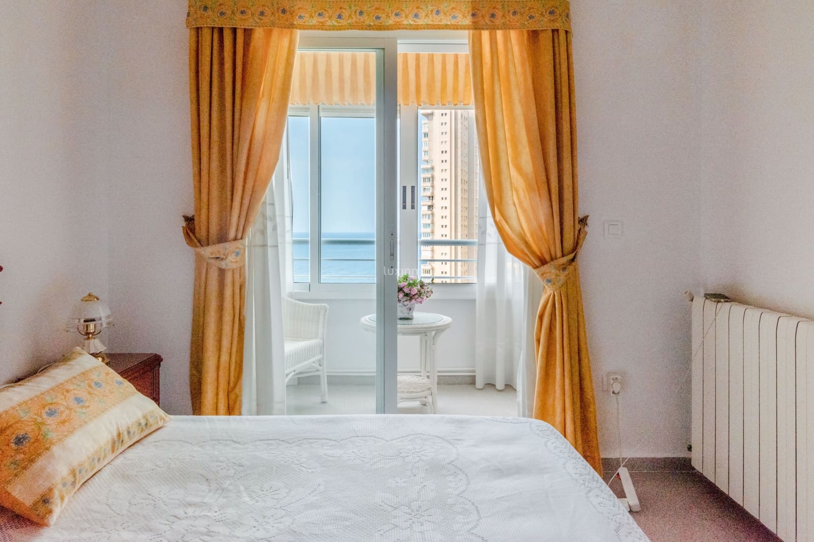 2 sovrum Lägenhet att hyra i Benidorm med pool garage - 1 100 € (Ref: 8525111)
