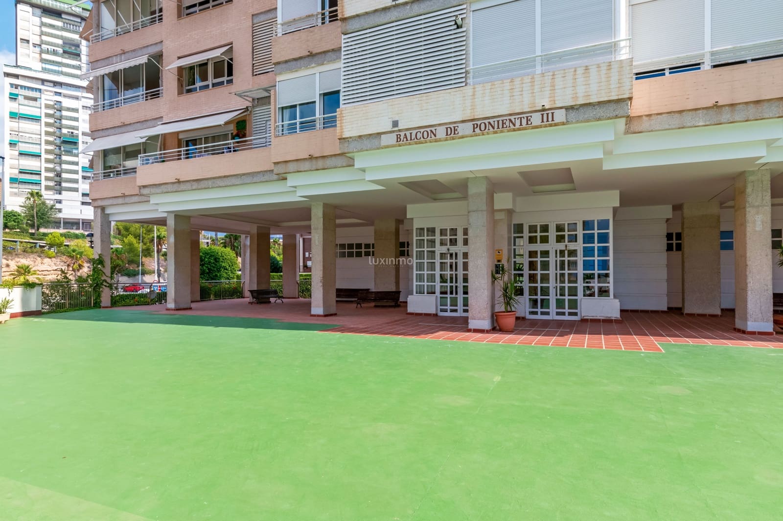 2 sovrum Lägenhet att hyra i Benidorm med pool garage - 1 100 € (Ref: 8525111)