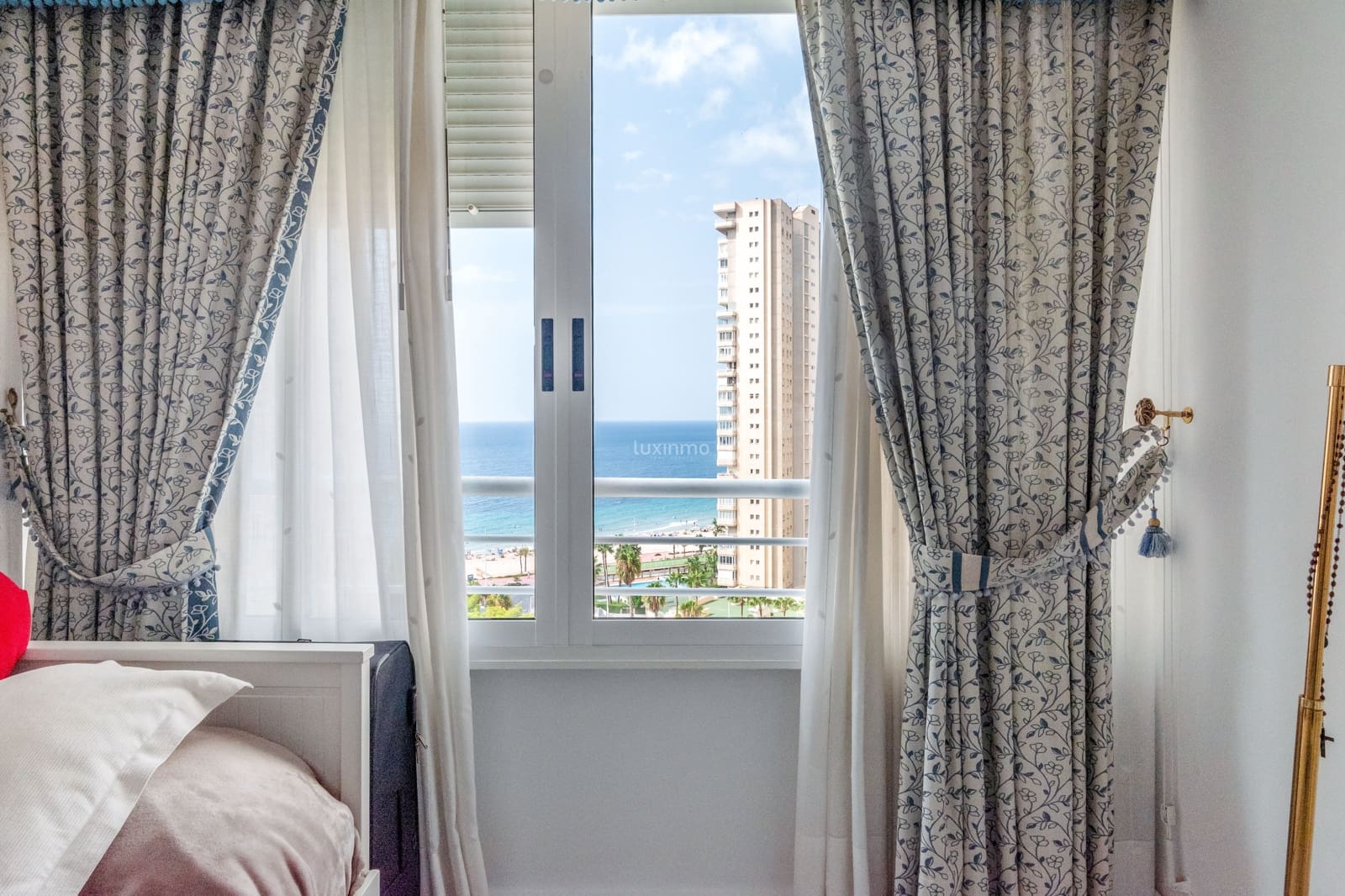 2 sovrum Lägenhet att hyra i Benidorm med pool garage - 1 100 € (Ref: 8525111)