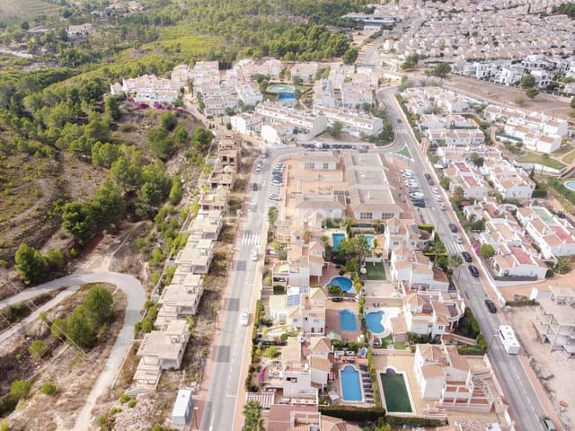 5 bedroom Villa for rent in La Nucia - € 2,000 (Ref: 8599087)