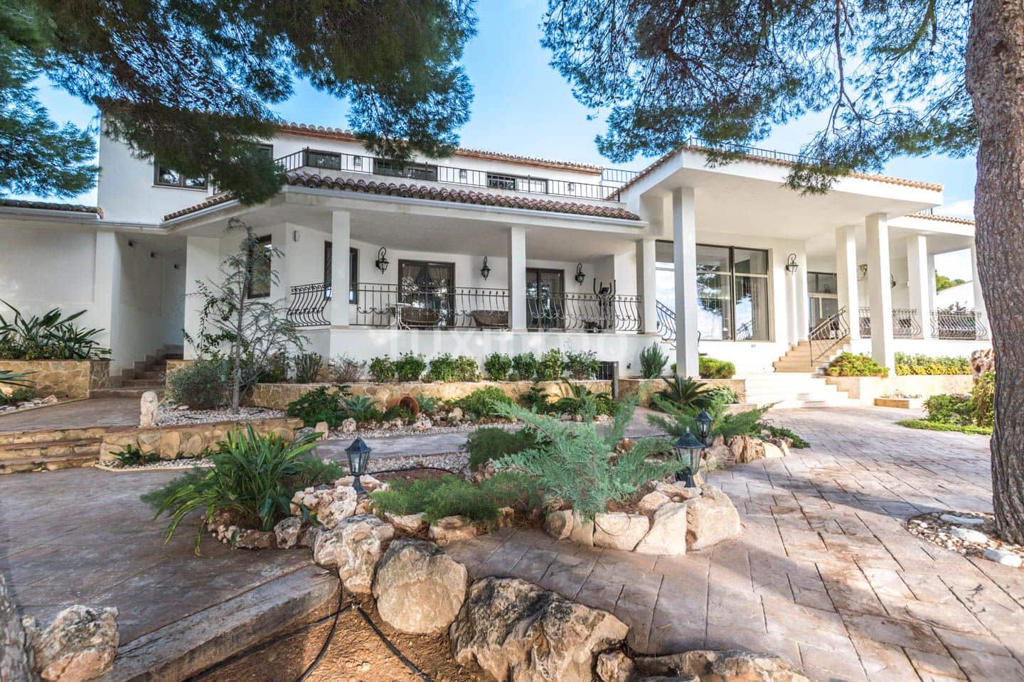 5 bedroom Villa for rent in Moraira with pool garage - € 8,500 (Ref: 8633008)