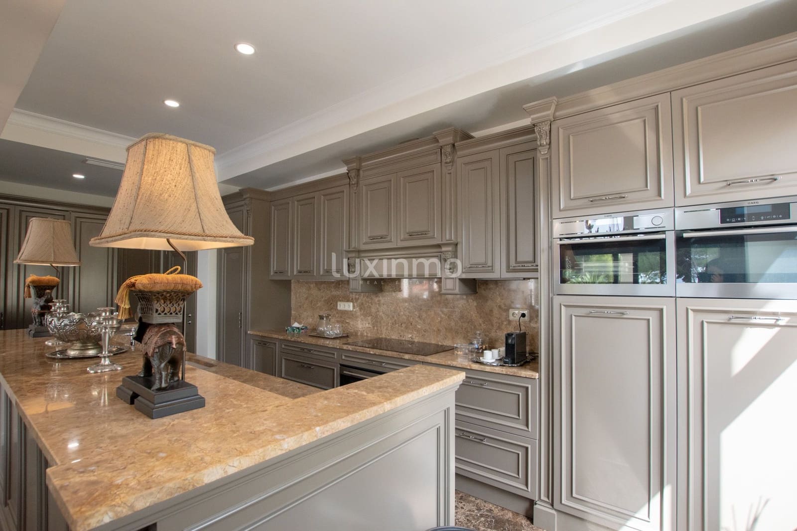 5 bedroom Villa for rent in Moraira with pool garage - € 8,500 (Ref: 8633008)