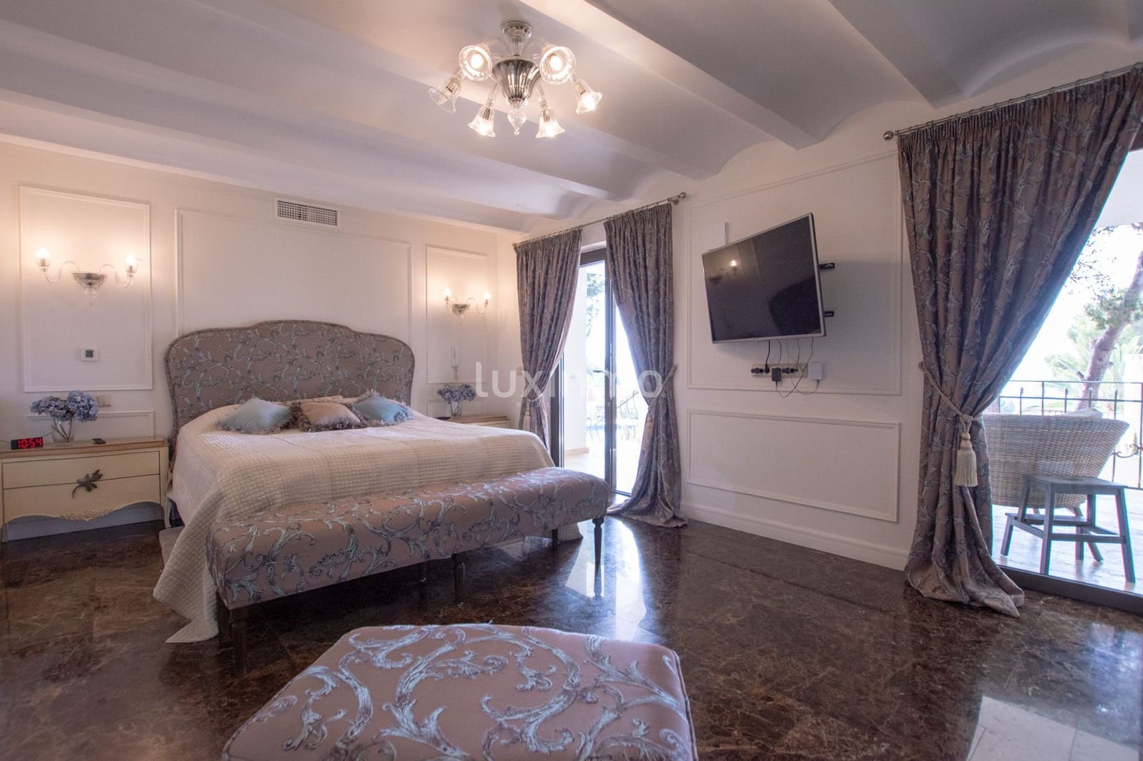 5 bedroom Villa for rent in Moraira with pool garage - € 8,500 (Ref: 8633008)