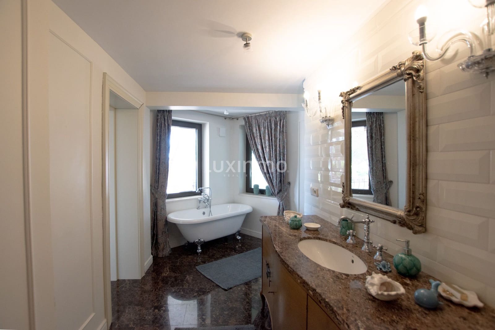 5 bedroom Villa for rent in Moraira with pool garage - € 8,500 (Ref: 8633008)