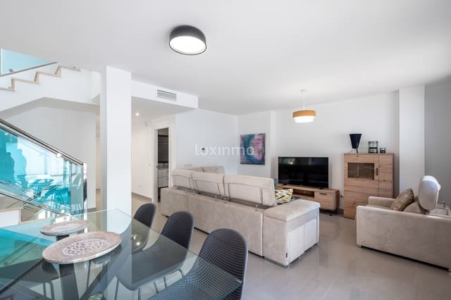 4 makuuhuone Huvila vuokrattavana paikassa Benidorm mukana uima-altaan 
autotalli - 3 100 € (Ref: 8644586)