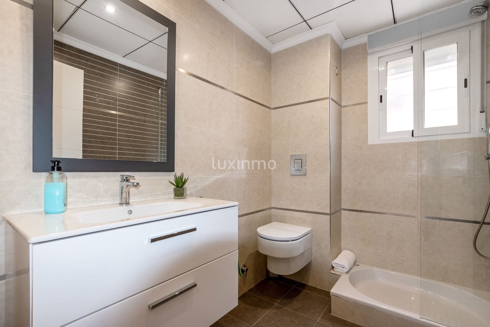 4 makuuhuone Huvila vuokrattavana paikassa Benidorm mukana uima-altaan 
autotalli - 3 100 € (Ref: 8644586)