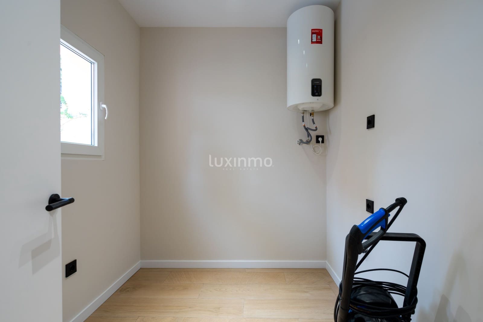 3 sypialnia Dom szeregowy do wynajęcia w Calpe / Calp z basenem garażem - 2 500 € (Ref: 8661909)