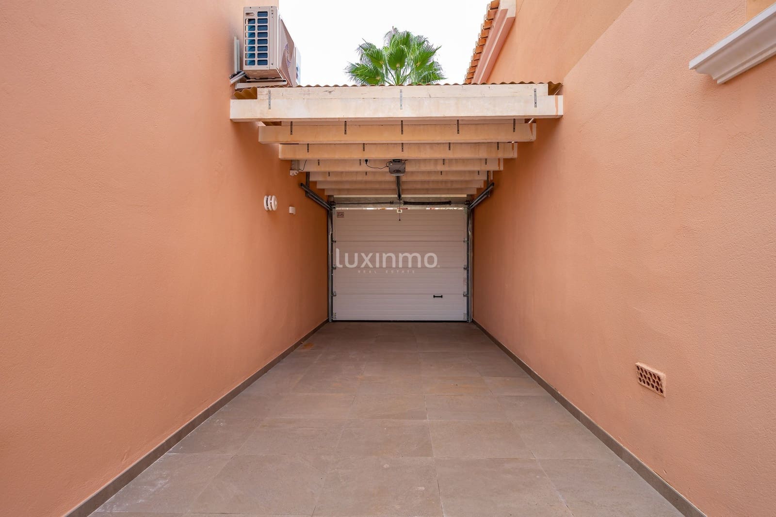 3 sypialnia Dom szeregowy do wynajęcia w Calpe / Calp z basenem garażem - 2 500 € (Ref: 8661909)