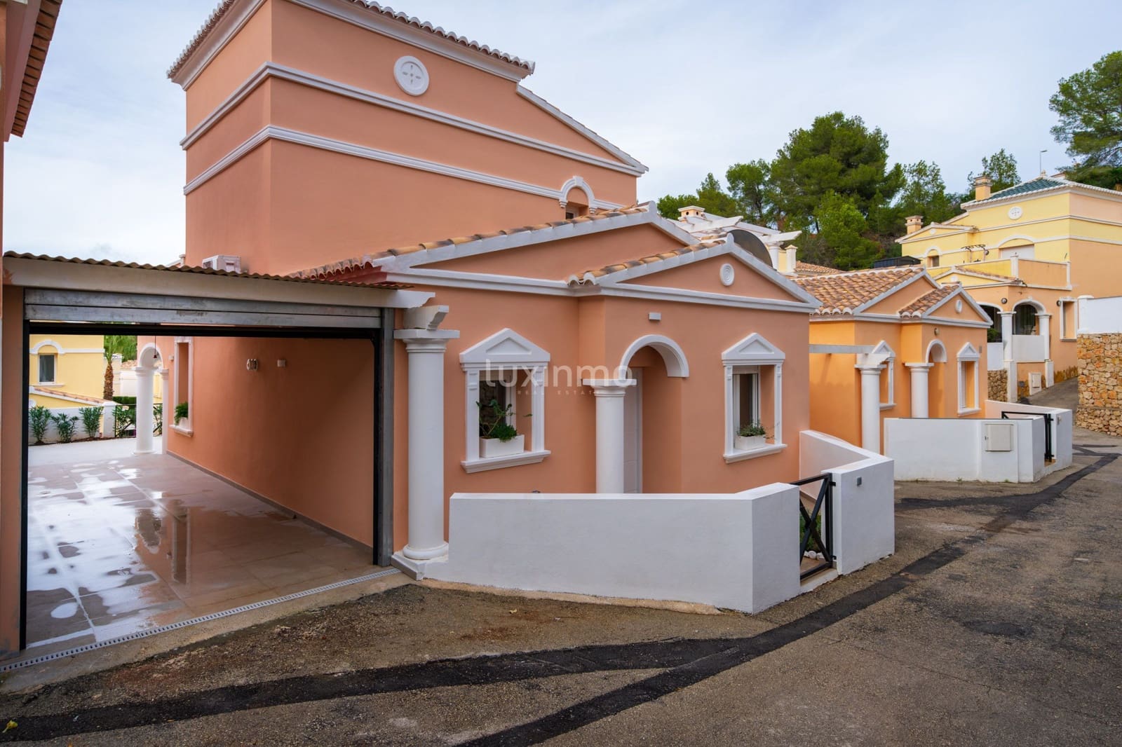 3 sypialnia Dom szeregowy do wynajęcia w Calpe / Calp z basenem garażem - 2 500 € (Ref: 8661909)