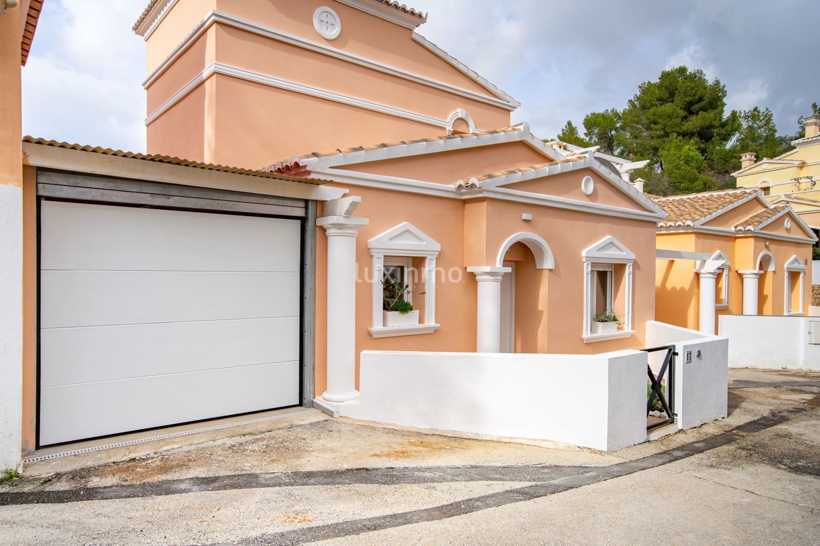 3 sypialnia Dom szeregowy na sprzedaż w Calpe / Calp z basenem garażem - 499 000 € (Ref: 8670864)