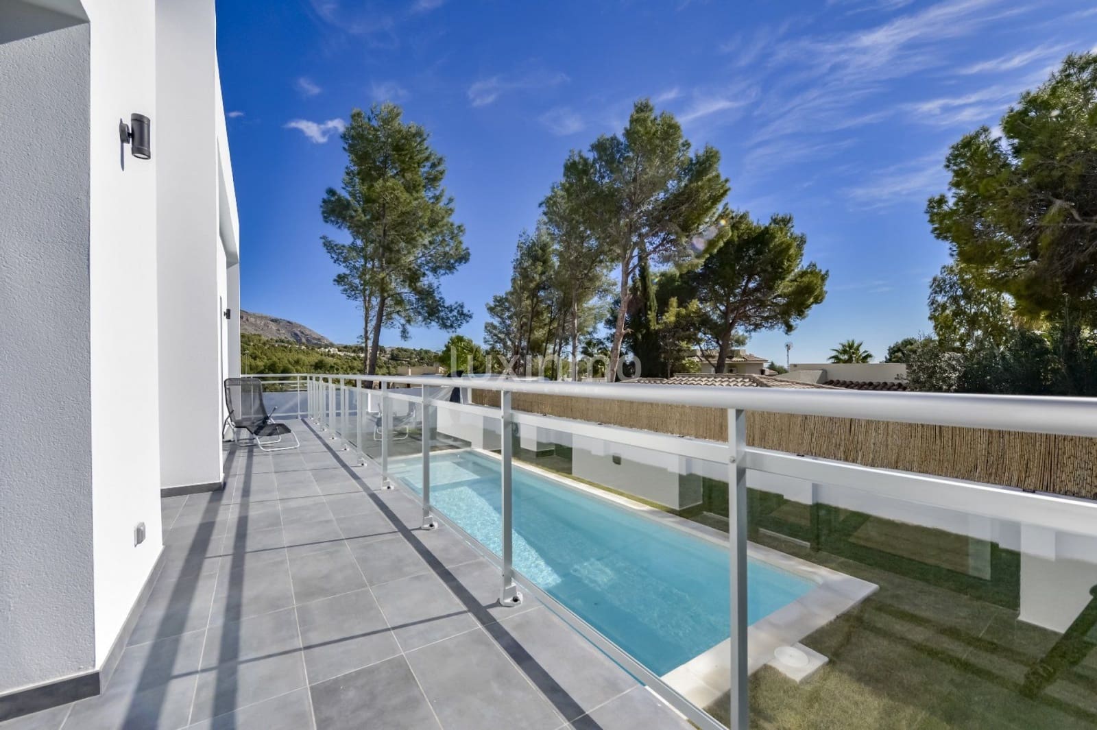 4 bedroom Villa for sale in Altea with pool garage - € 975,000 (Ref: 8694653)