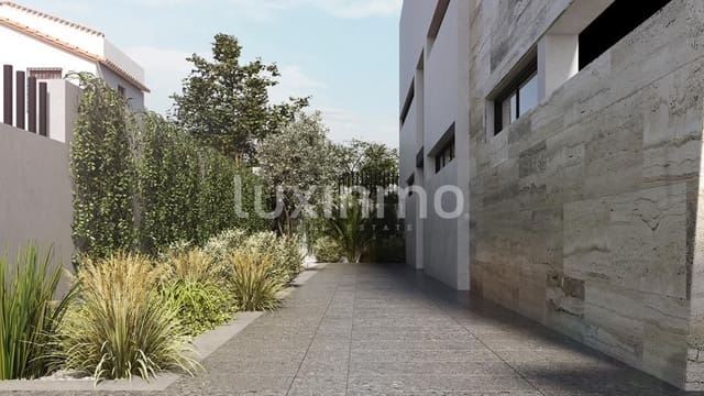 4 soverom Villa til salgs i Torrevieja med svømmebasseng garasje - € 1 500 000 (Ref: 8694677)