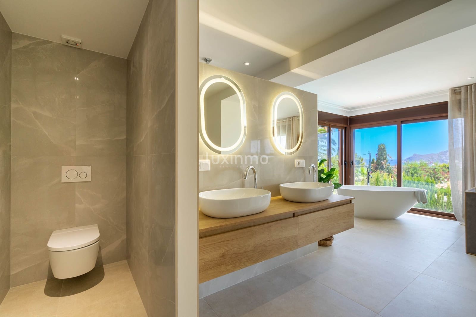 5 bedroom Villa for sale in Altea with pool garage - € 2,250,000 (Ref: 8699465)