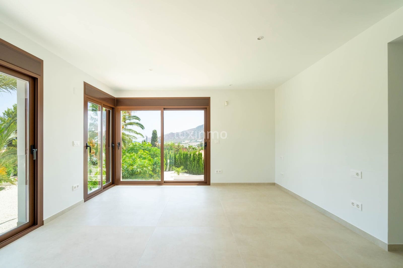 5 bedroom Villa for sale in Altea with pool garage - € 2,250,000 (Ref: 8699465)