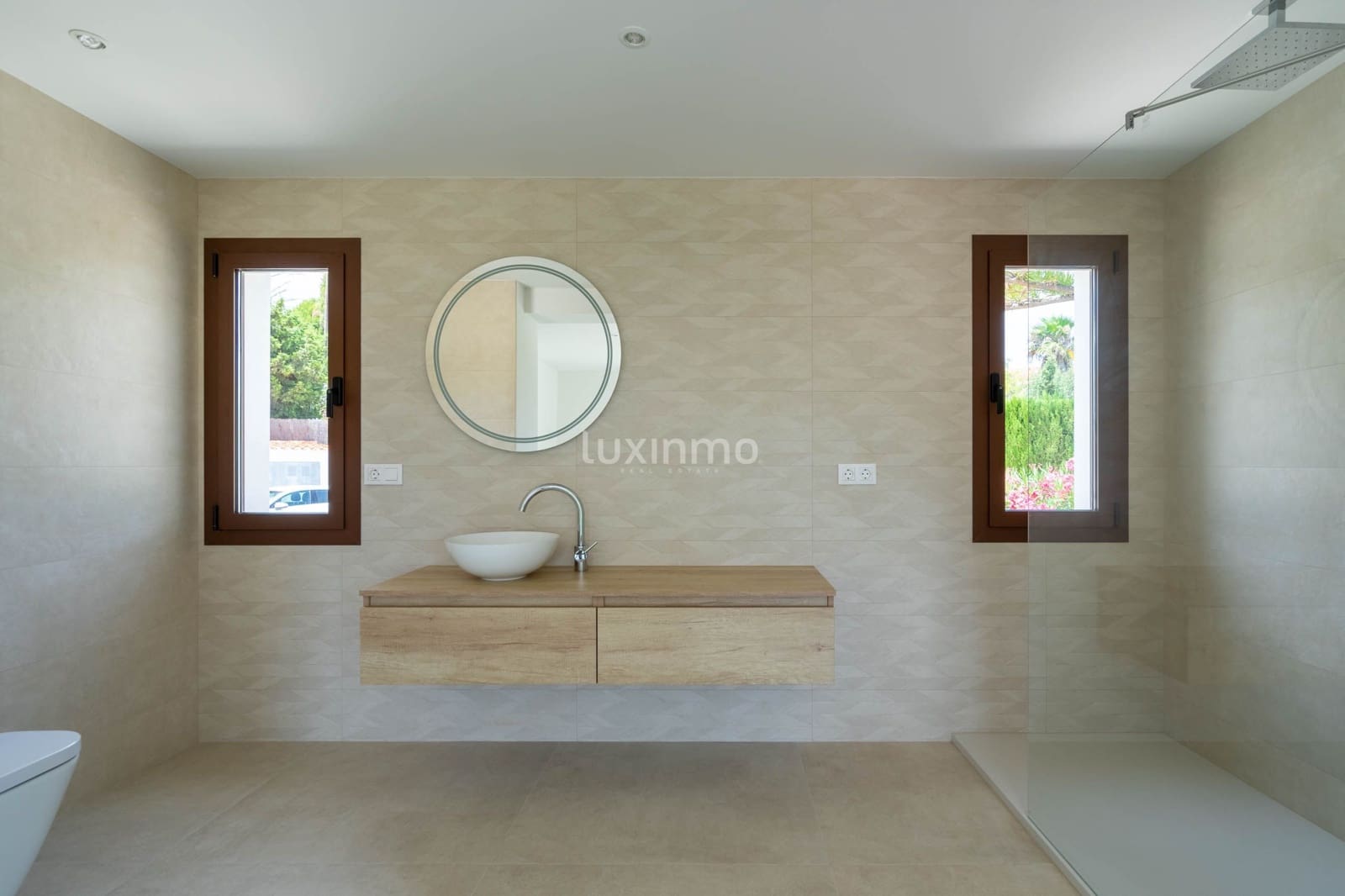 5 bedroom Villa for sale in Altea with pool garage - € 2,250,000 (Ref: 8699465)