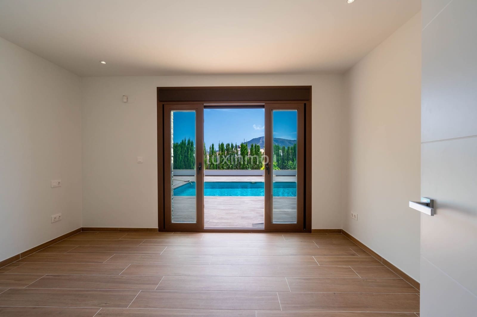 5 bedroom Villa for sale in Altea with pool garage - € 2,250,000 (Ref: 8699465)