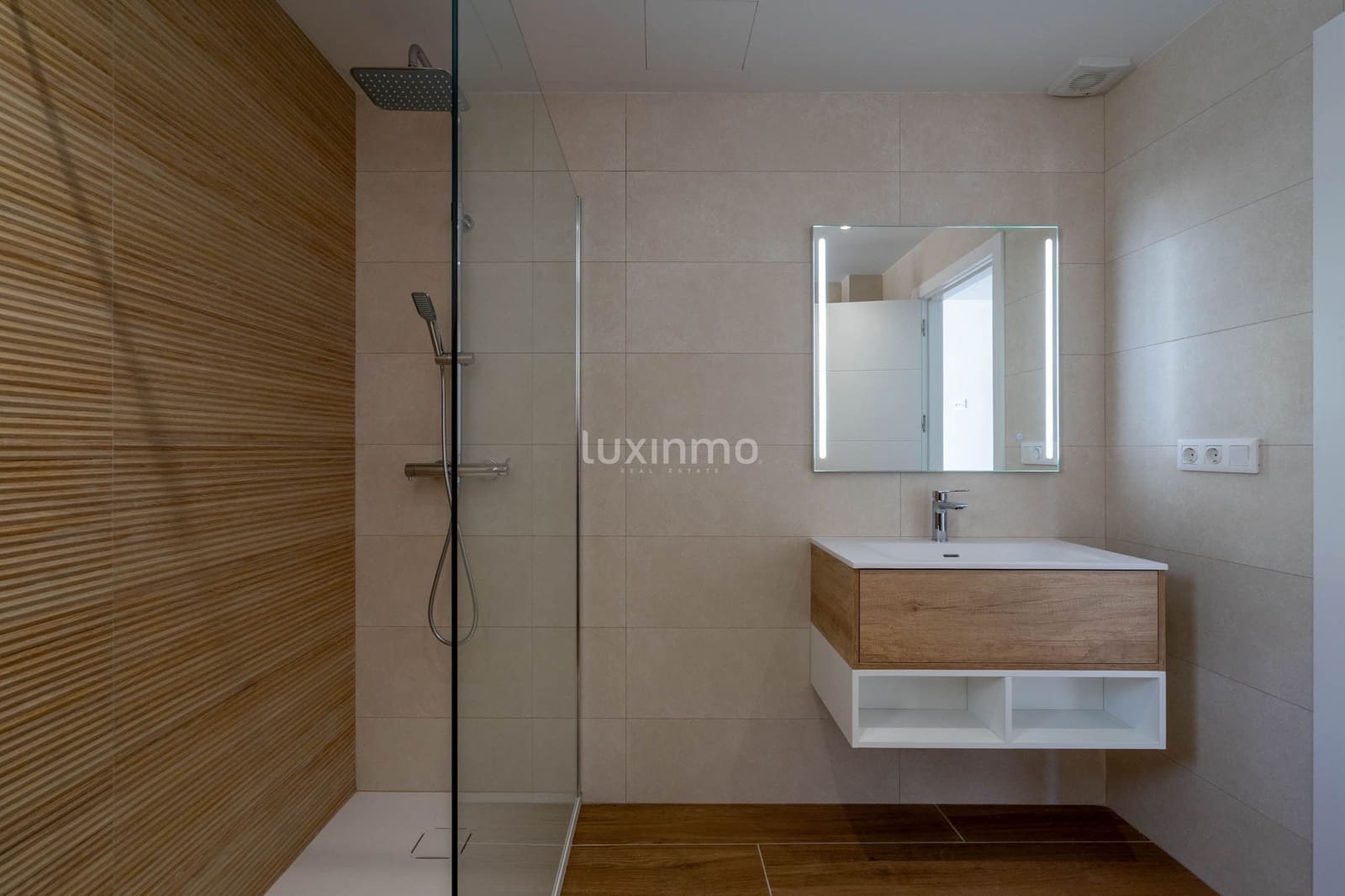 5 bedroom Villa for sale in Altea with pool garage - € 2,250,000 (Ref: 8699465)