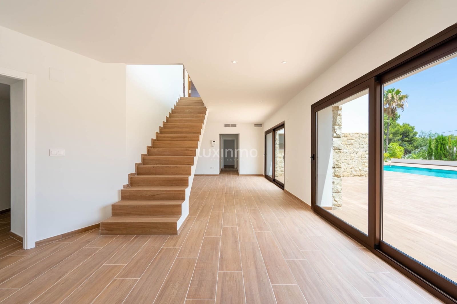 5 bedroom Villa for sale in Altea with pool garage - € 2,250,000 (Ref: 8699465)