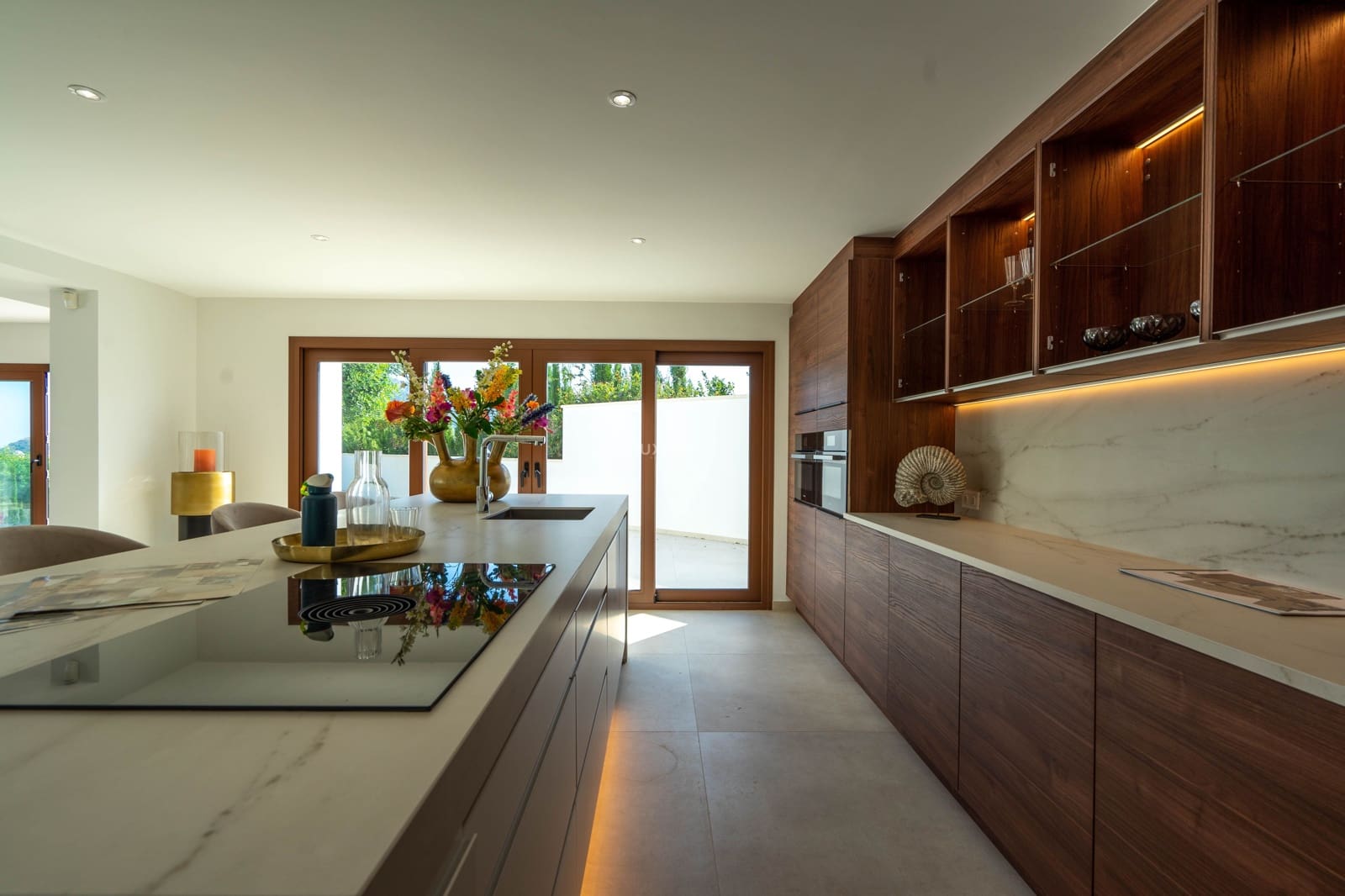 5 bedroom Villa for sale in Altea with pool garage - € 2,250,000 (Ref: 8699465)