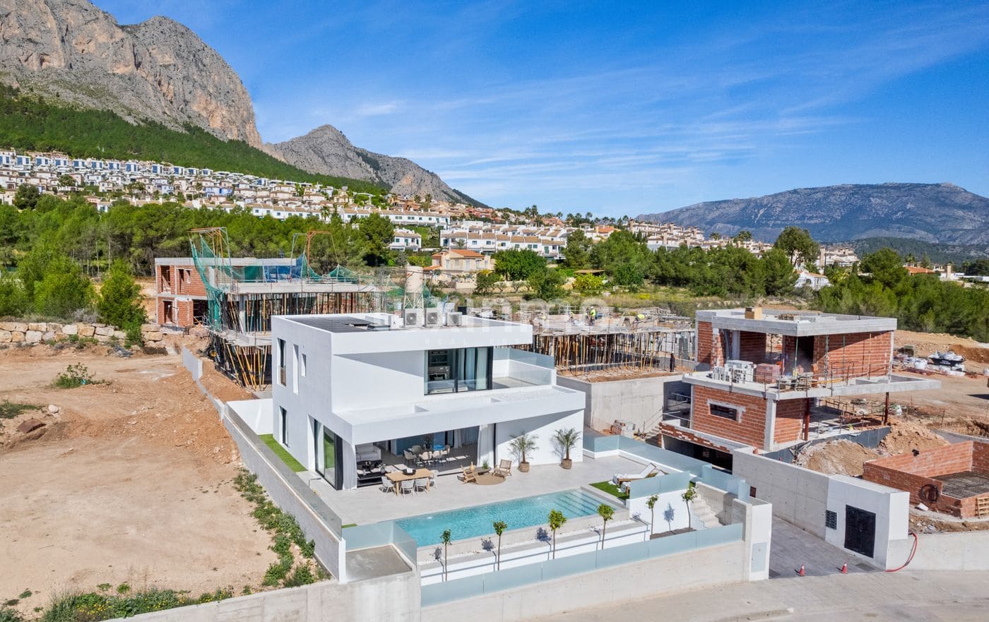 3 bedroom Villa for sale in Polop with pool garage - € 735,000 (Ref: 8709597)