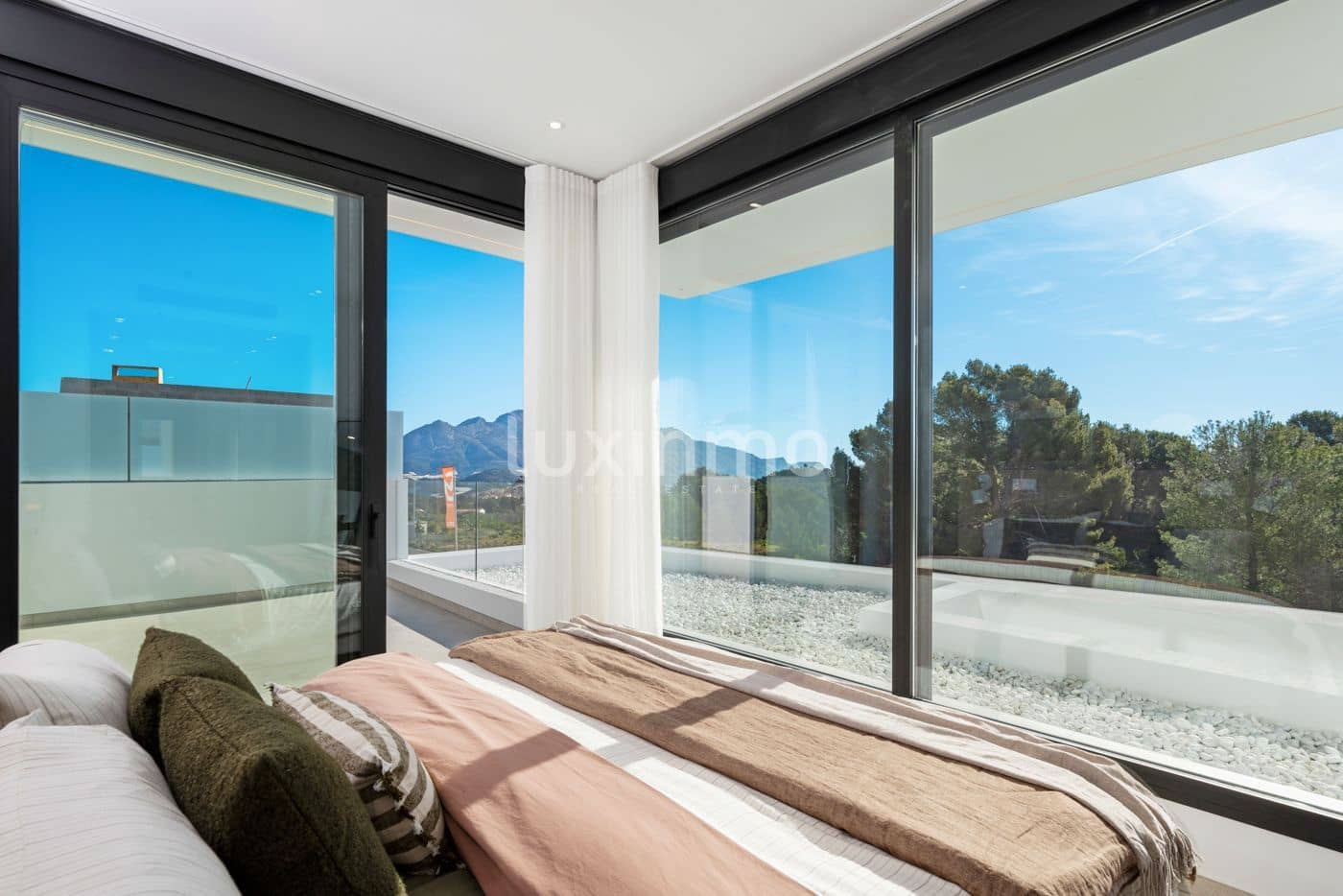 3 bedroom Villa for sale in Polop with pool garage - € 735,000 (Ref: 8709597)