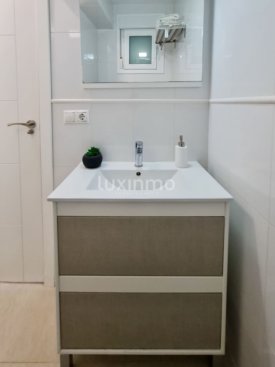 2 bedroom Apartment for rent in Benidorm with pool - € 1,200 (Ref: 8733743)