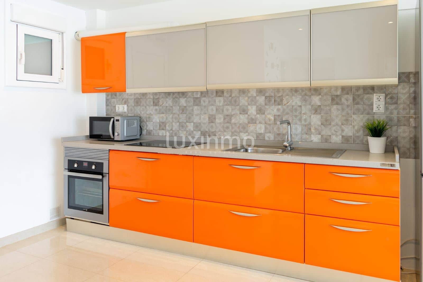 2 bedroom Apartment for rent in Benidorm with pool - € 1,200 (Ref: 8733743)