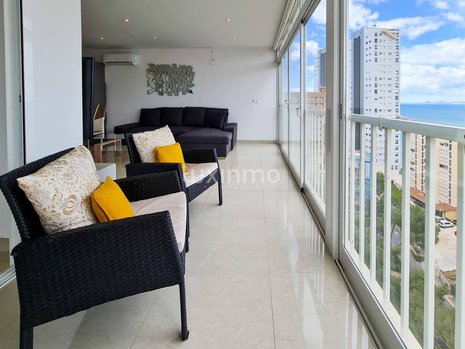 2 bedroom Apartment for rent in Benidorm with pool - € 1,200 (Ref: 8733743)