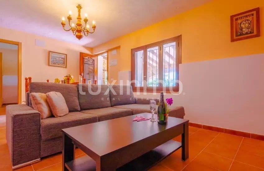 5 soveværelse Villa til leje i Calpe / Calp med swimmingpool garage - € 3.000 (Ref: 8735858)