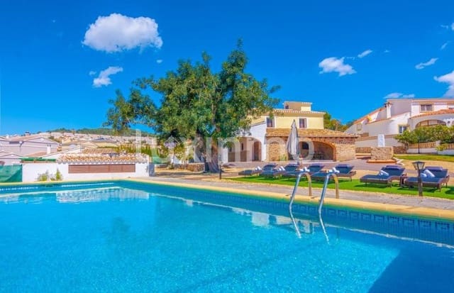 5 bedroom Villa for rent in Calpe / Calp with pool garage - € 3,000 (Ref: 8735858)