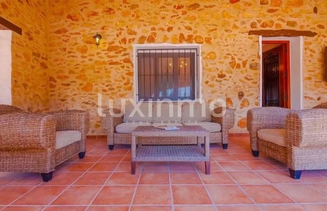 5 bedroom Villa for rent in Calpe / Calp with pool garage - € 3,000 (Ref: 8735858)