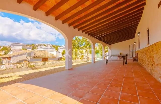 5 bedroom Villa for rent in Calpe / Calp with pool garage - € 3,000 (Ref: 8735858)