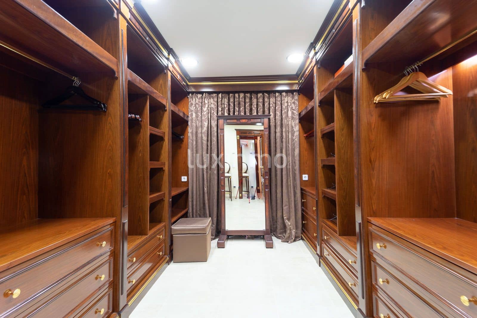 3 bedroom Villa for sale in Altea with pool garage - € 880,000 (Ref: 8775808)