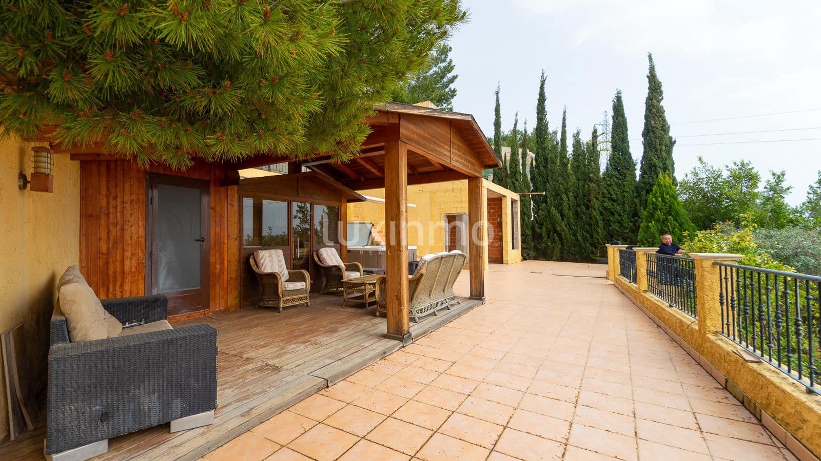 3 bedroom Villa for sale in Altea with pool garage - € 880,000 (Ref: 8775808)