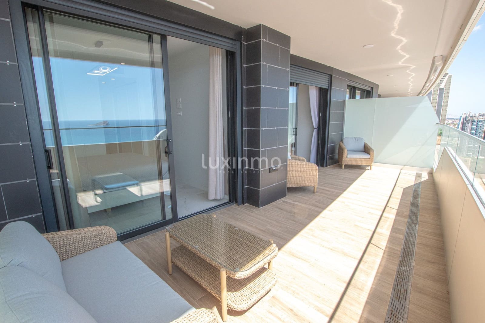 2 sovrum Lägenhet att hyra i Benidorm med pool garage - 2 200 € (Ref: 8779879)