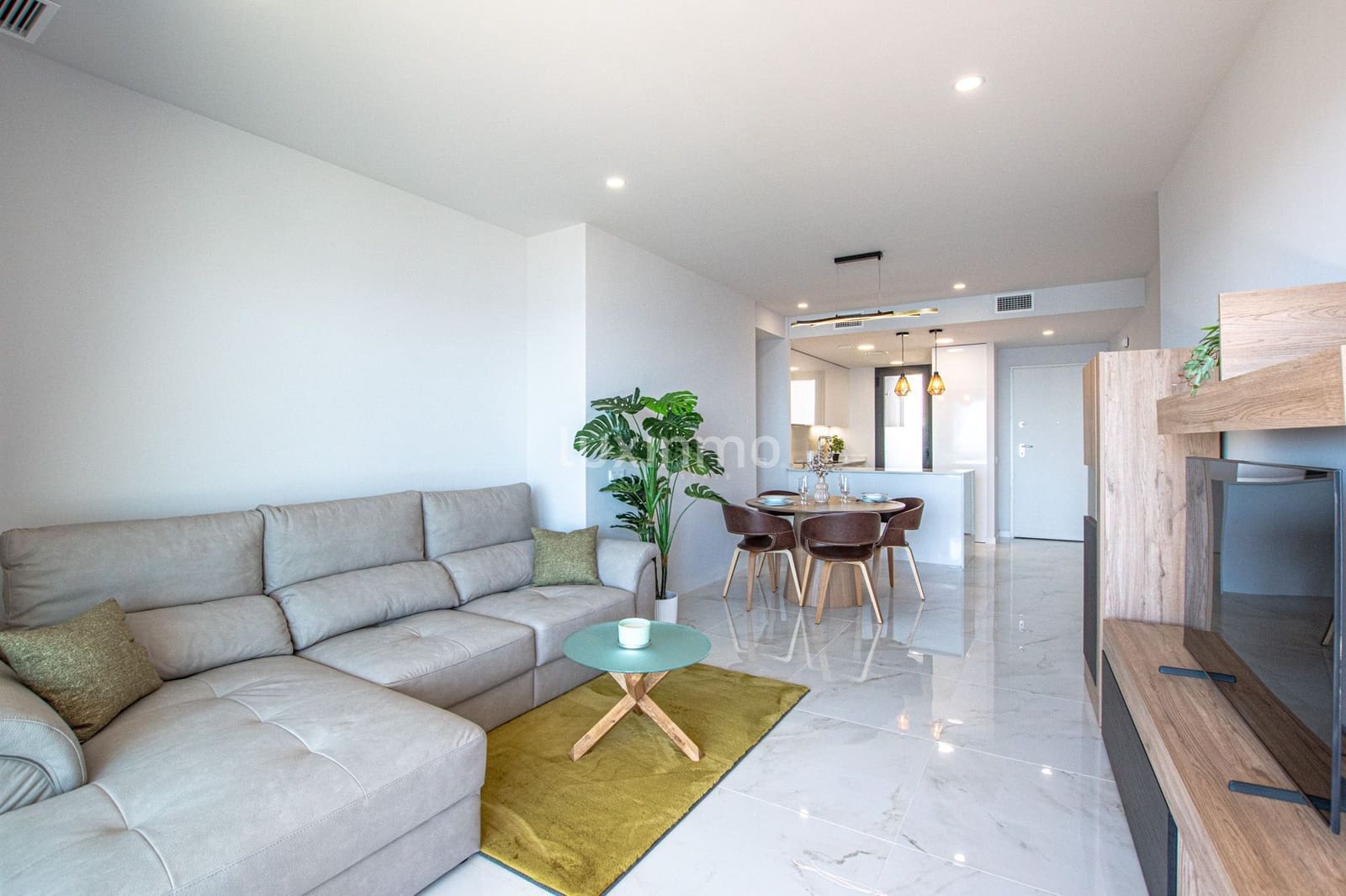 2 sovrum Lägenhet att hyra i Benidorm med pool garage - 2 200 € (Ref: 8779879)