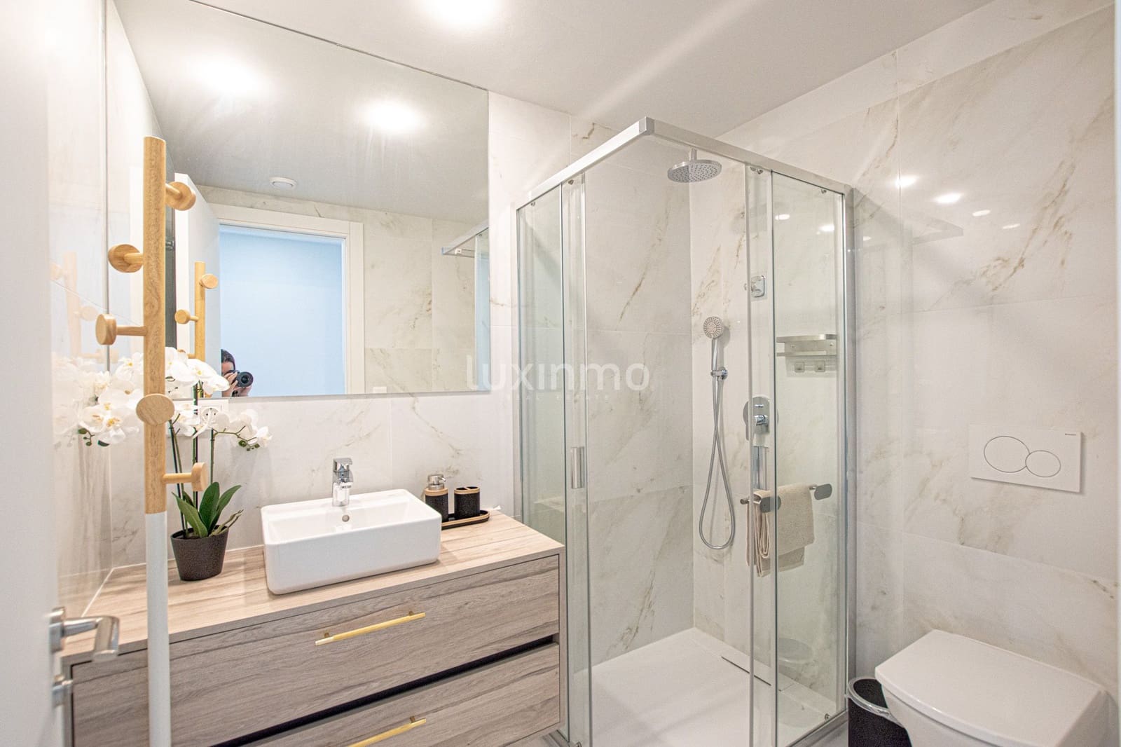 2 sovrum Lägenhet att hyra i Benidorm med pool garage - 2 200 € (Ref: 8779879)