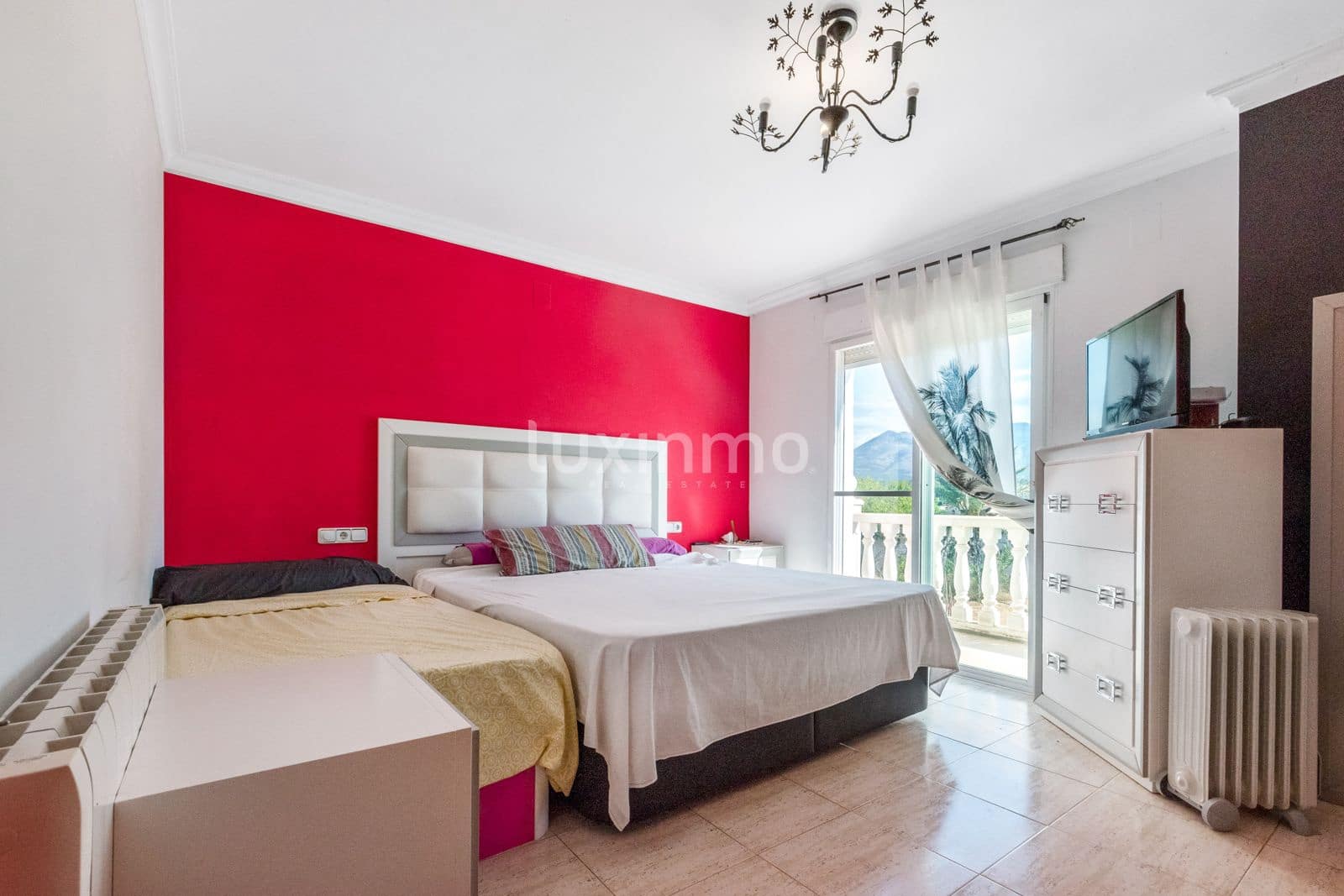 6 sypialnia Willa na sprzedaż w Altea z basenem garażem - 950 000 € (Ref: 8781050)