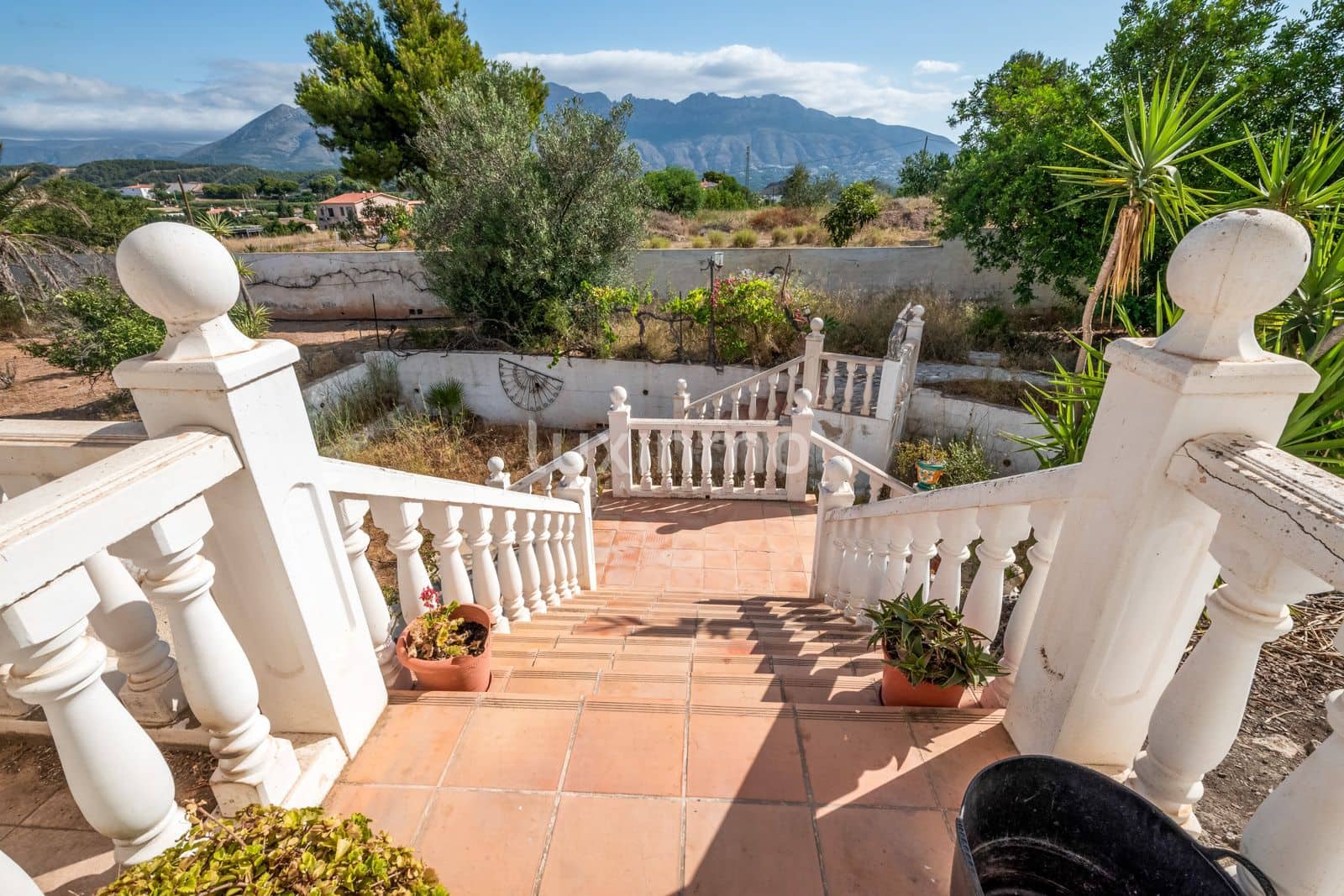 6 sypialnia Willa na sprzedaż w Altea z basenem garażem - 950 000 € (Ref: 8781050)
