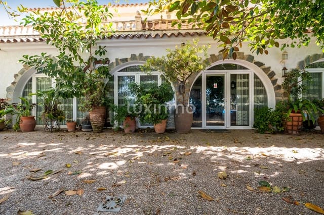 6 sypialnia Willa na sprzedaż w Altea z basenem garażem - 950 000 € (Ref: 8781050)