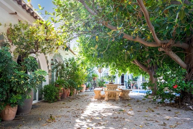 6 sypialnia Willa na sprzedaż w Altea z basenem garażem - 950 000 € (Ref: 8781050)