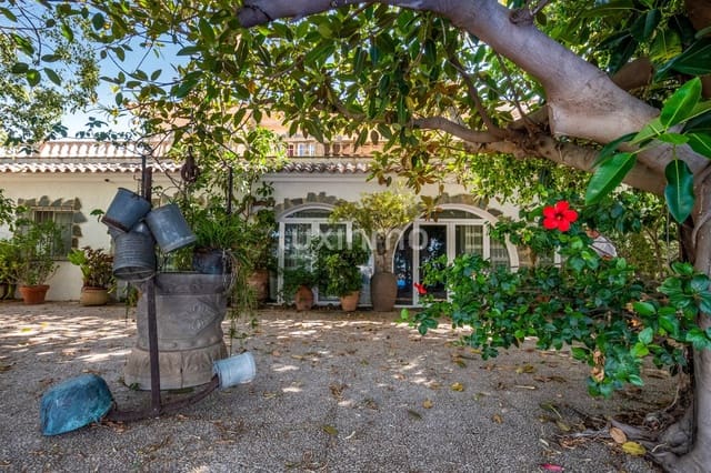 6 sypialnia Willa na sprzedaż w Altea z basenem garażem - 950 000 € (Ref: 8781050)