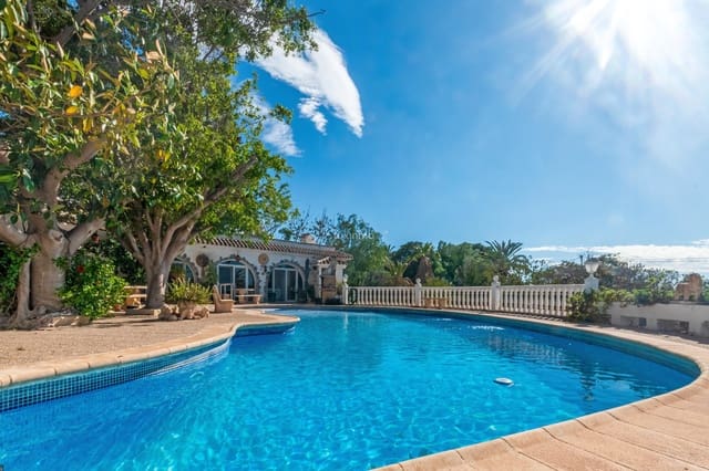 6 sypialnia Willa na sprzedaż w Altea z basenem garażem - 950 000 € (Ref: 8781050)