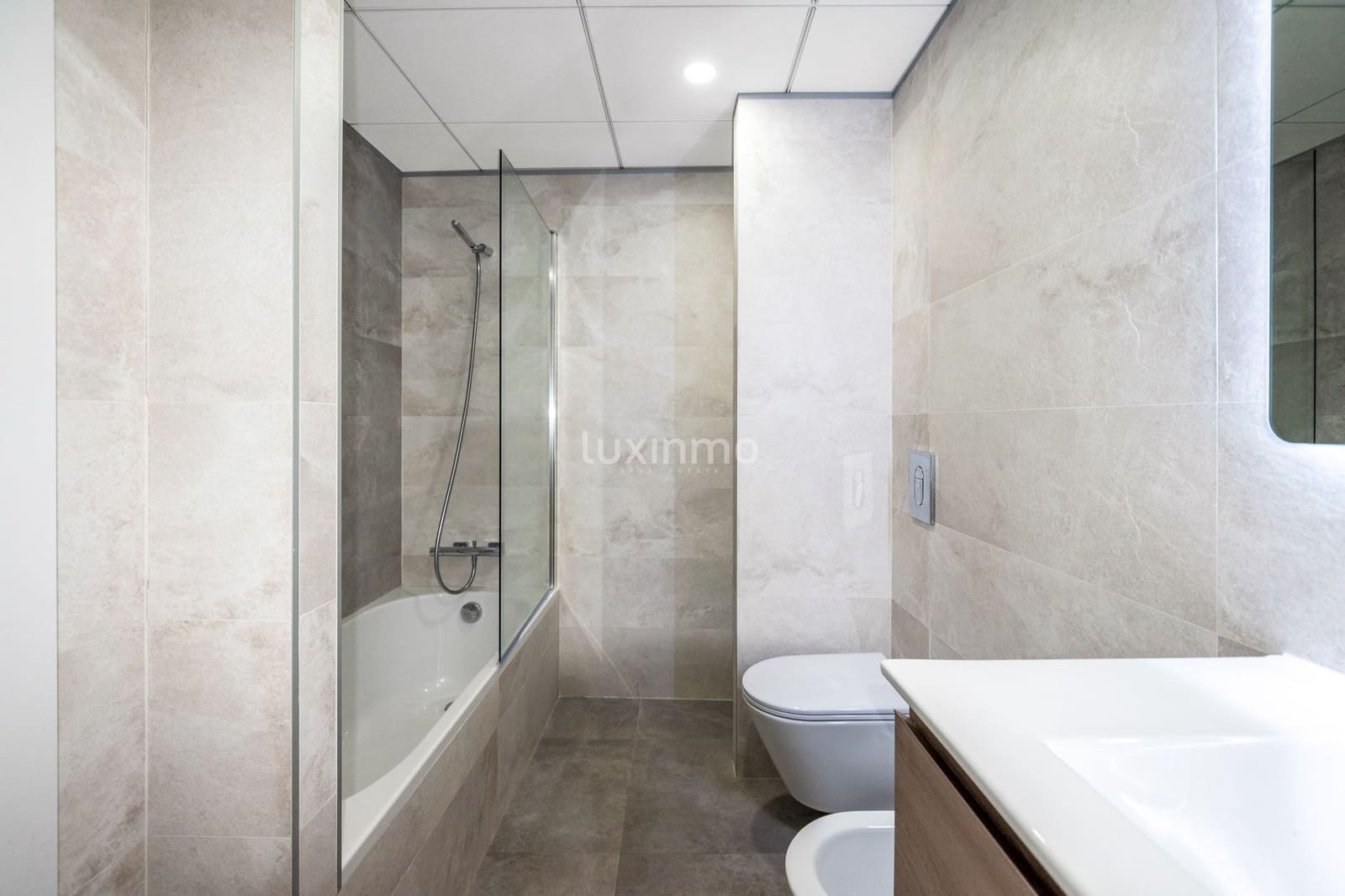 3 makuuhuone Kattohuoneisto vuokrattavana paikassa Benidorm mukana uima-altaan 
autotalli - 3 000 € (Ref: 8785916)